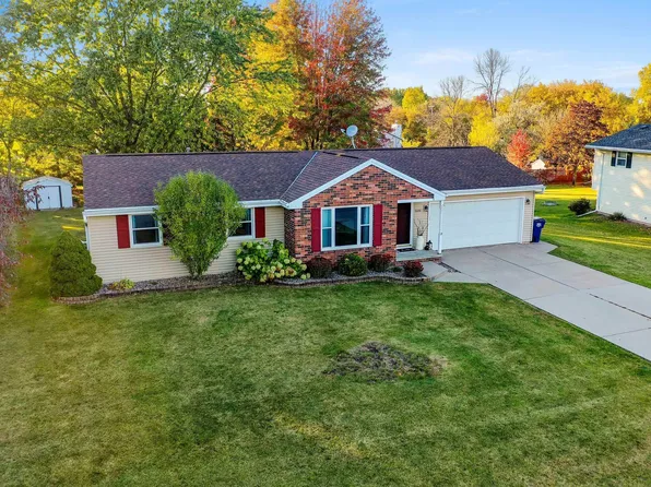 2220 Casual Ct, Green Bay, WI 54311