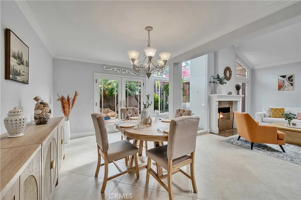 3 bed, 2.5 bath, 2959 sqft, $9,000 — Photo 4