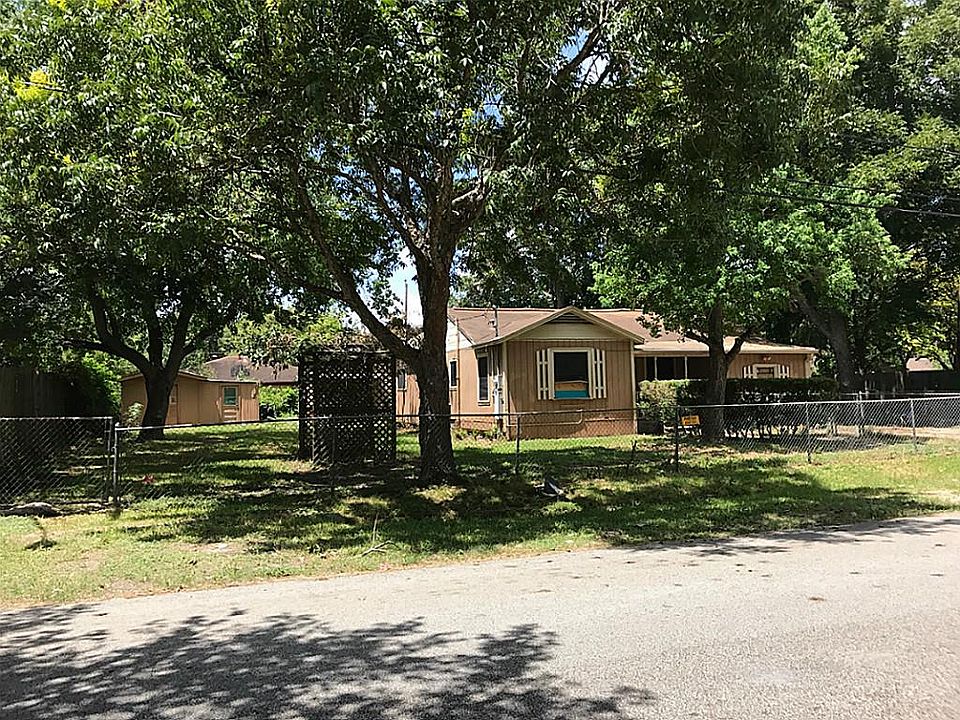 1st image of 15110 Monrad Dr