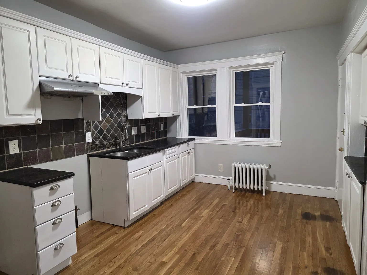 4 bed, 1425 sqft, $3,600 — Photo 2