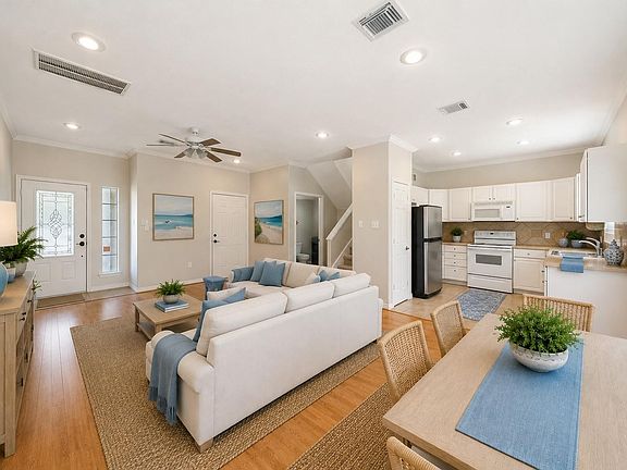 4th image of 3802 Barracuda Ln