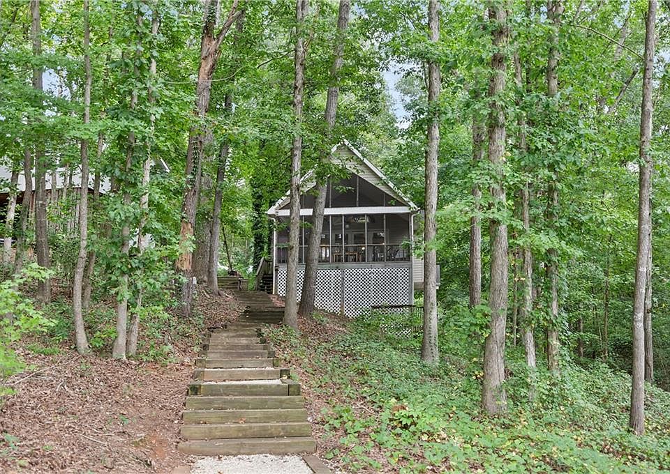 1st image of 518 Dogwood Ln
