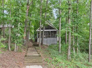 518 Dogwood Ln, Townville, SC 29689