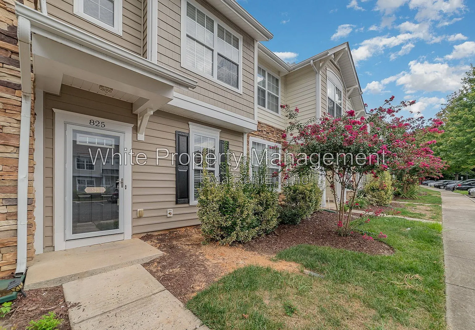 2 bed, 1.5 bath, 1025 sqft, $1,695 — Photo 2