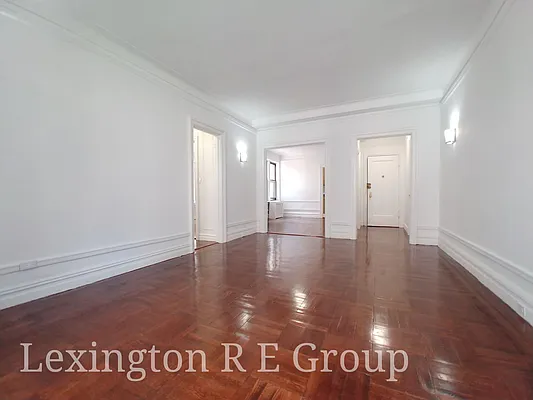 Rented by Lexington Real Estate Group | media 21