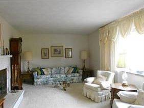 4th image of 213 Orchard Pl