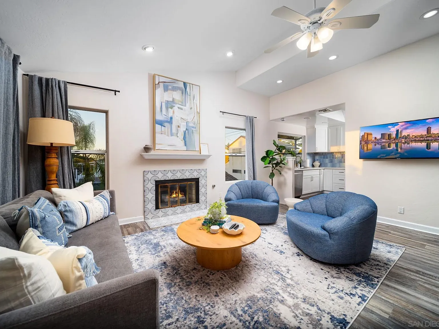 2 bed, 2.0 bath, 1000 sqft, $8,500 — Photo 2