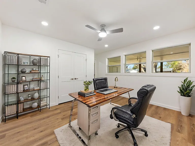 3616 Woodleigh Dr — Photo 16