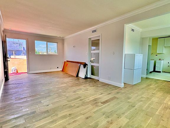 5th image of 4539 S Centinela Ave #12411