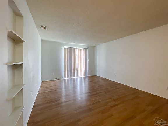 4th image of 320 N Crow Rd APT A