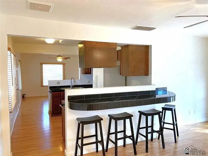1801 S 11th Ave — Photo 11