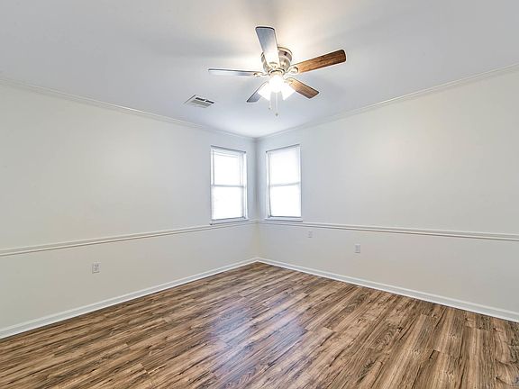 2nd image of 409 Buquet St
