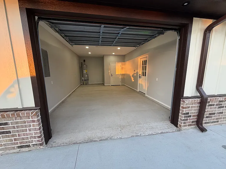 2308 Pickard Ave — Photo 2