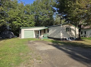 7 Johns St, Jackman, ME 04945