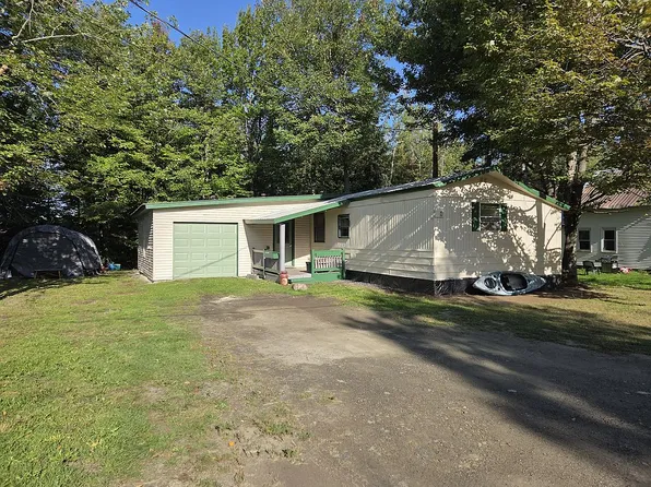 7 Johns St, Jackman, ME 04945