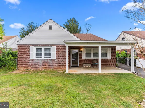 659 Waring St, Philadelphia, PA 19116