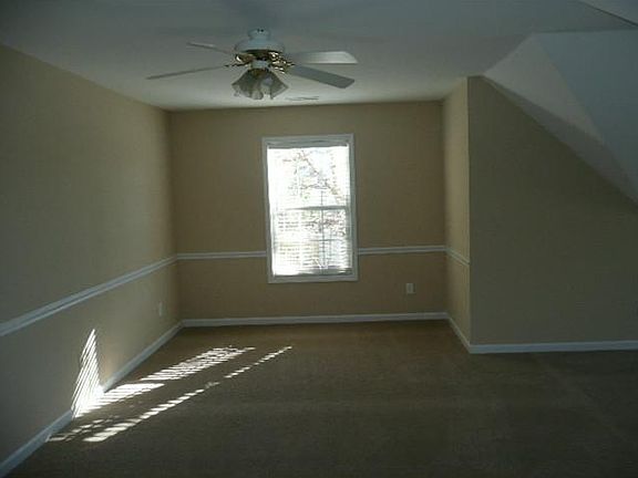 4th image of 2410 Cobble Creek Ln