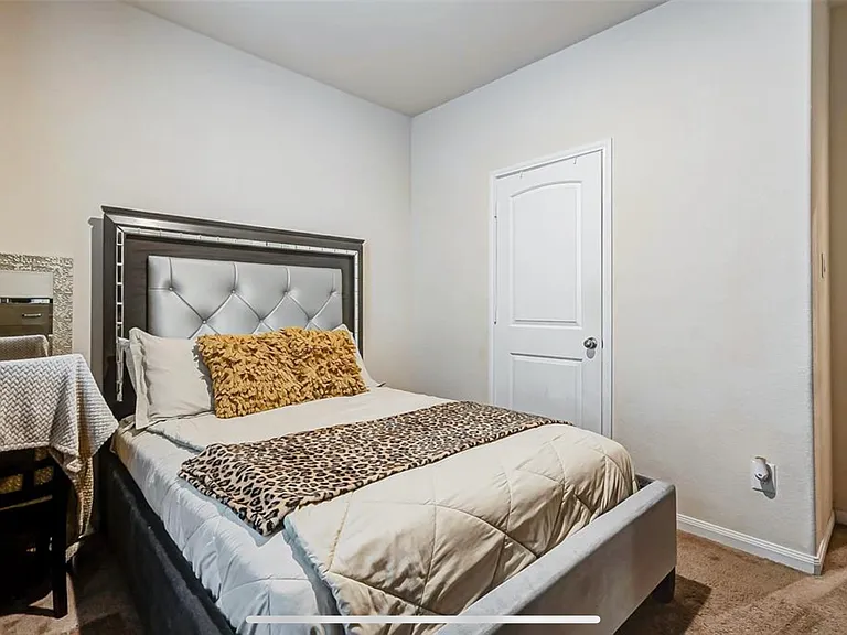 10750 Nyla Spring St — Photo 5