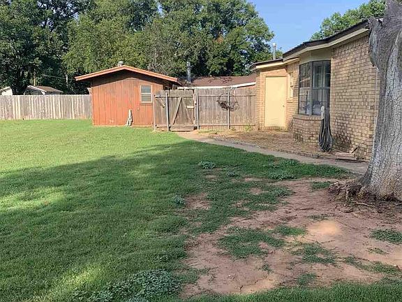 5th image of 3120 Southeast Dr
