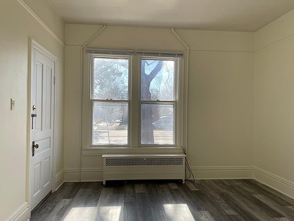 3rd image of 412 E Spruce St APT 3