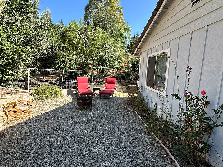 5856 La Cumbre Rd #B — Photo 23
