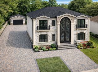2520 Falcon St, East Meadow, NY 11554