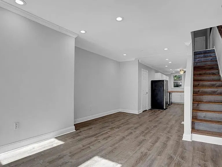 1520 Holbrook St — Photo 15