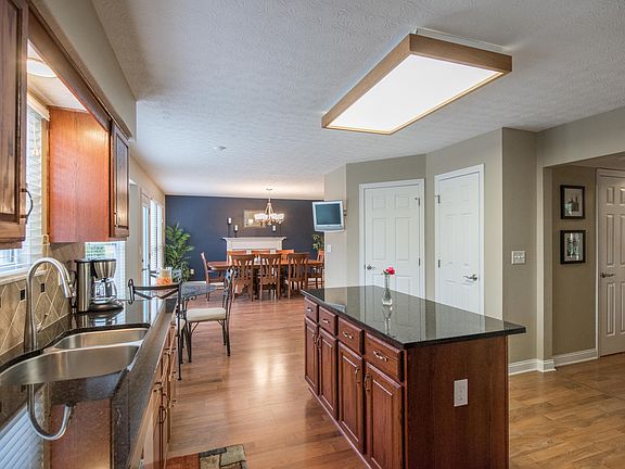 4th image of 3453 Darby Glen Blvd
