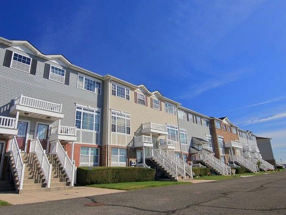 4th image of 125 Surf Dr #125