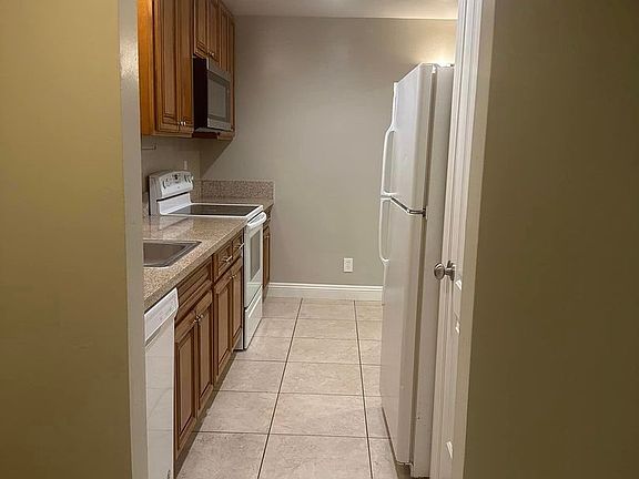 3rd image of 2443 Mission Ave APT 1