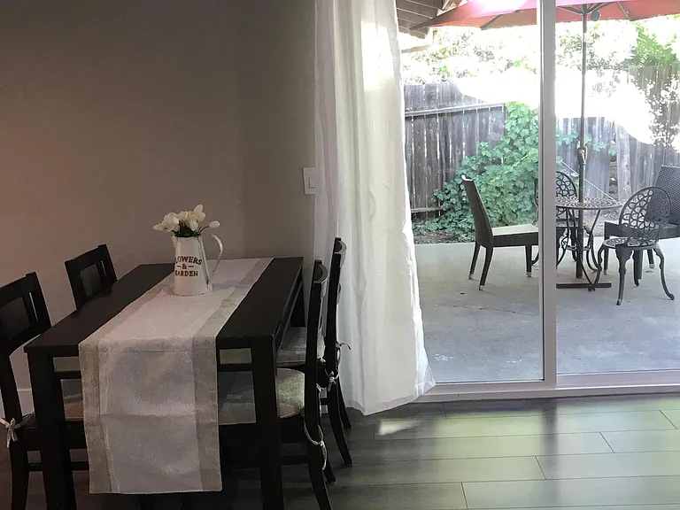 2816 Albany Ave — Photo 11