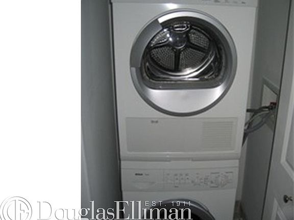 3rd image of 80 N Moore St APT 8h