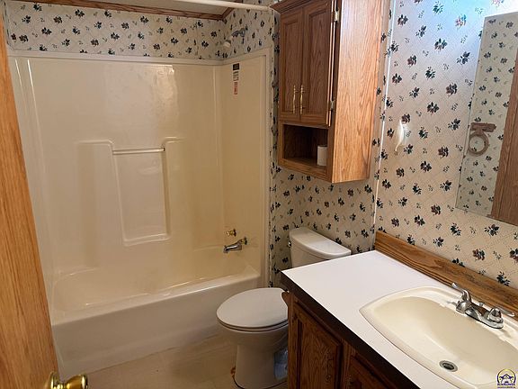 5th image of 1735 NW Lyman Rd #13