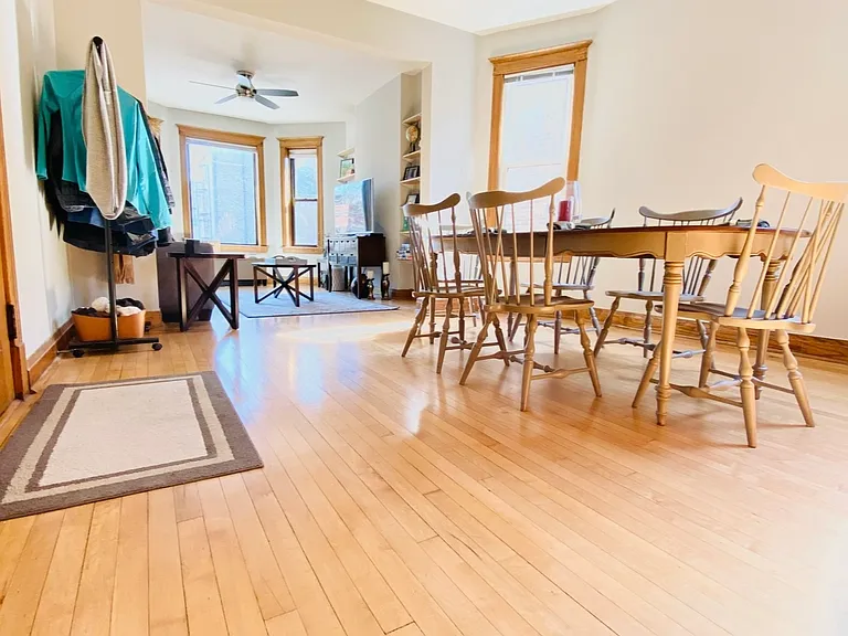 1046 N Oakley Blvd #2 — Photo 4