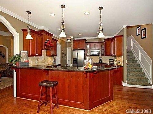 5th image of 2594 Berne Ln
