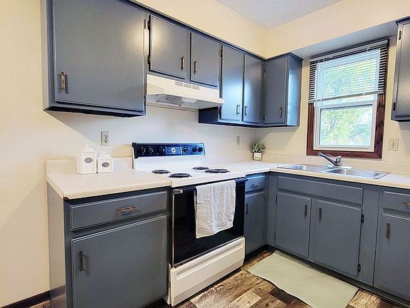 3rd image of 1652 8th St N APT 8