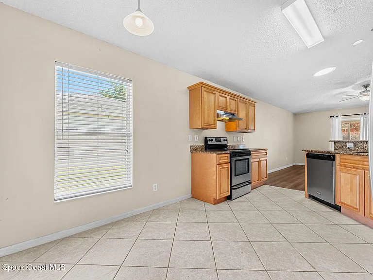 4211 Swanna Dr — Photo 20