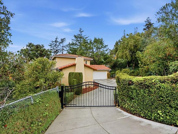 4th image of 10955 Edgemont Dr