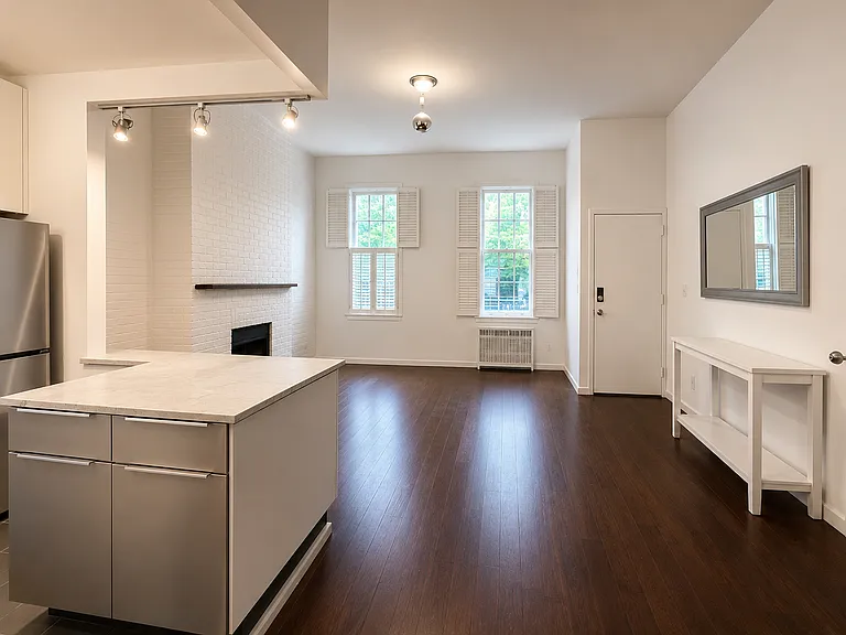 353 W 19th St #1 — Photo 2