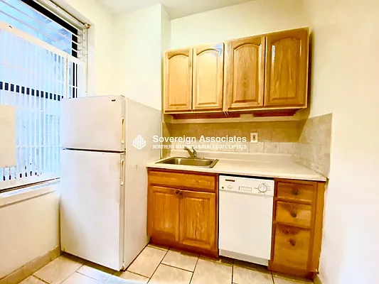 Rented by Sovereign Associates | media 9