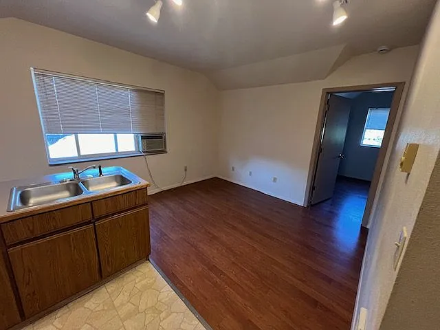 354 NE Penn Ave #3 — Photo 7