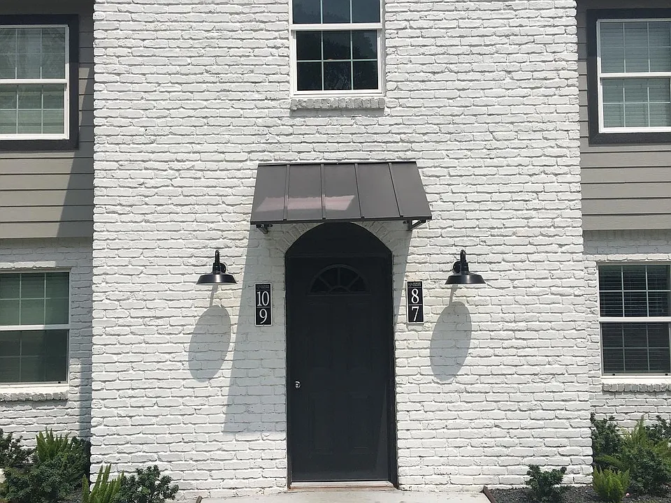 308 Houston Ave #8