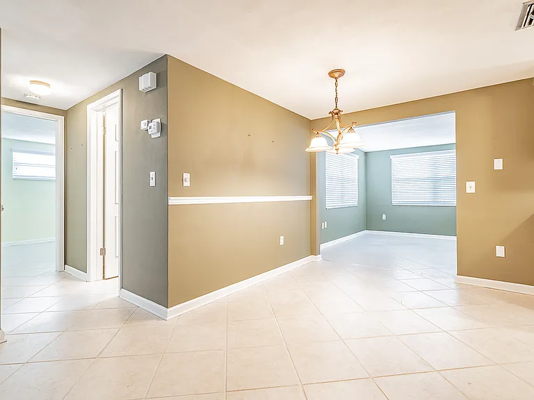 7715 Sue Ellen Dr — Photo 8