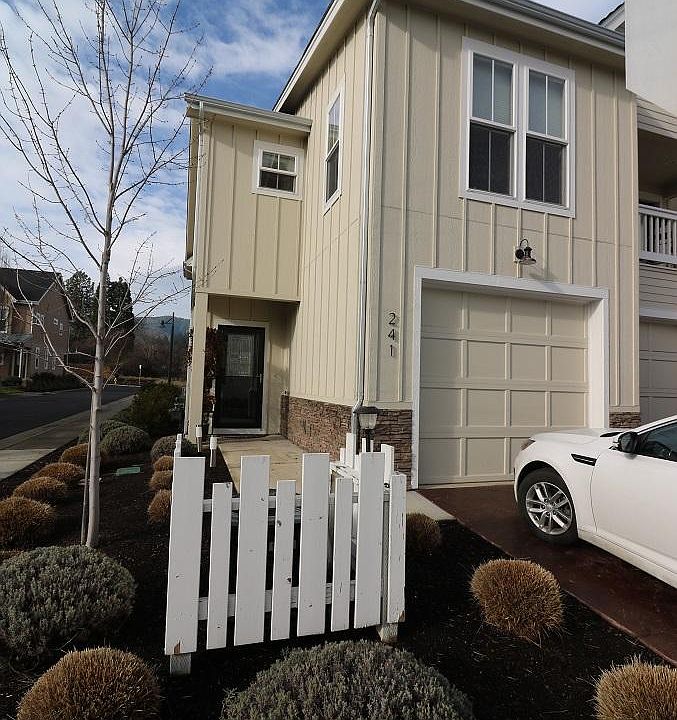 1st image of 515 G St APT 241
