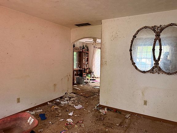4th image of 1250 Larkspur Dr
