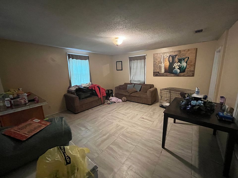 1st image of 1193 Burns St