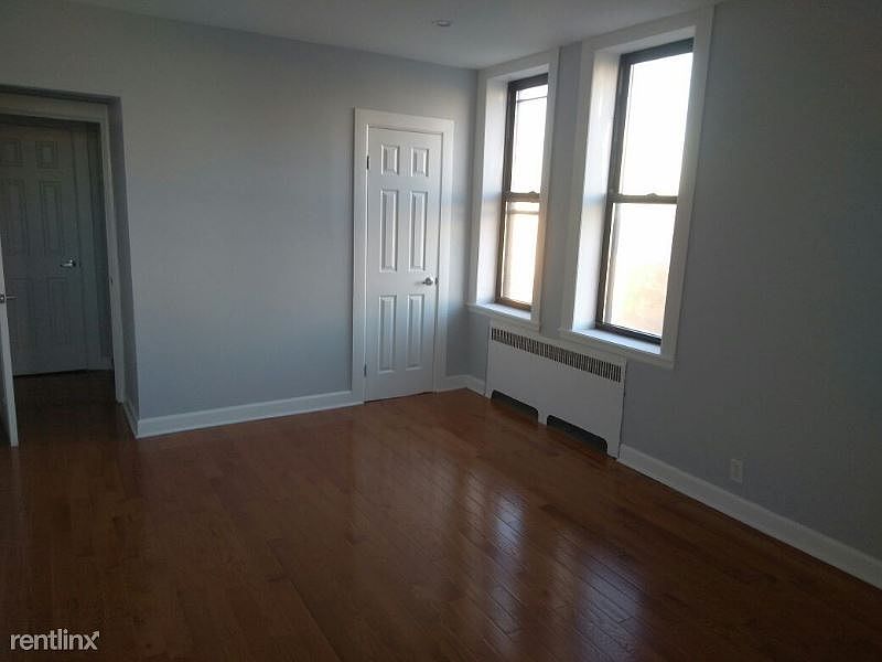 2nd image of 85 Bristol St