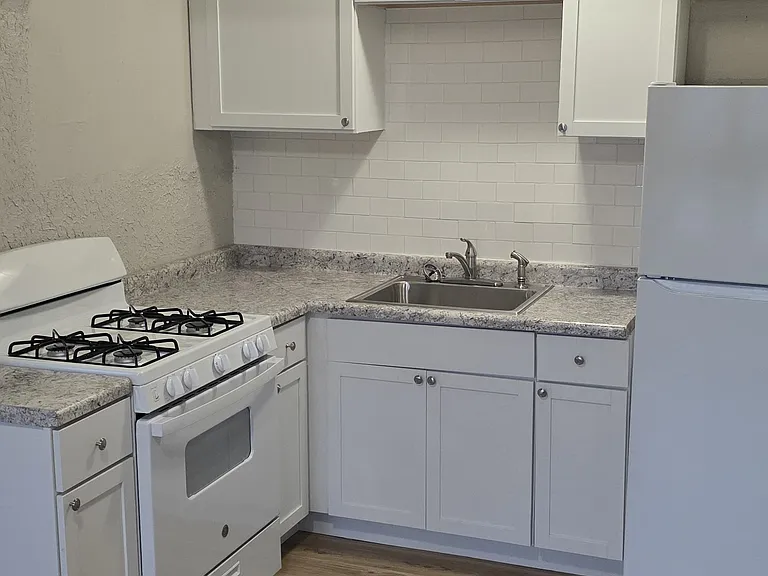 1230 Auburn Ct — Photo 10