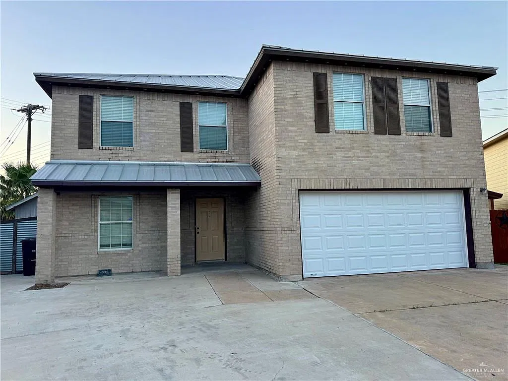 5 bed, 3.0 bath, 3287 sqft, $2,400 — Photo 2