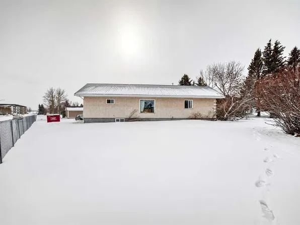 5001 N 62nd Ave, Ponoka, AB T4J 1E6